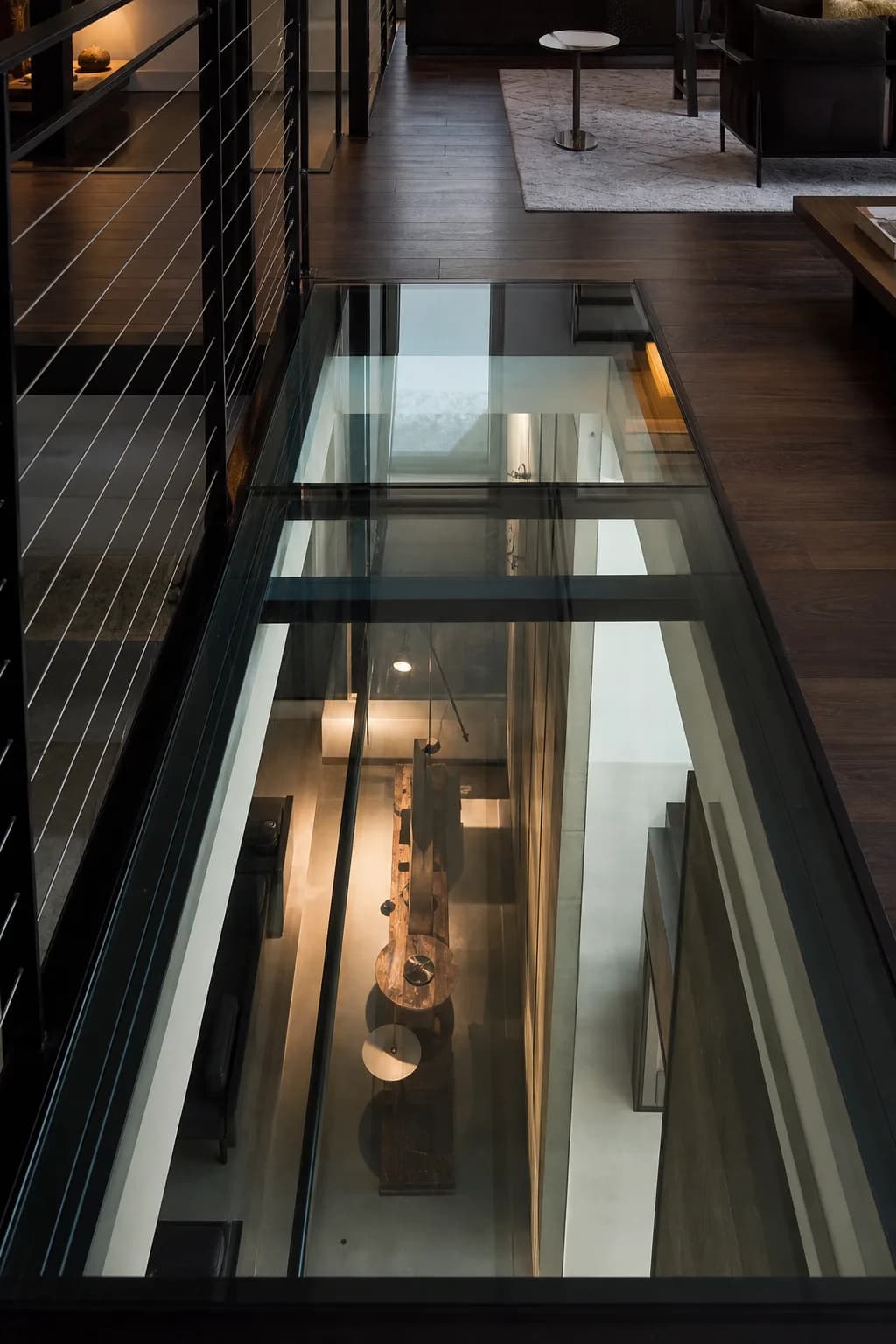 Dalle de sol en verre VERTIGE — plancher transparent éclairé.
